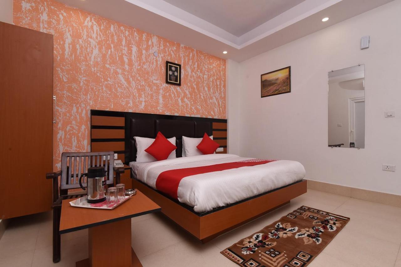 Capital O 13310 Noida Suites Bagian luar foto