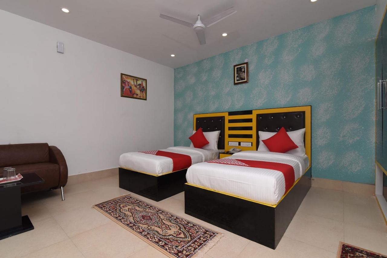 Capital O 13310 Noida Suites Bagian luar foto
