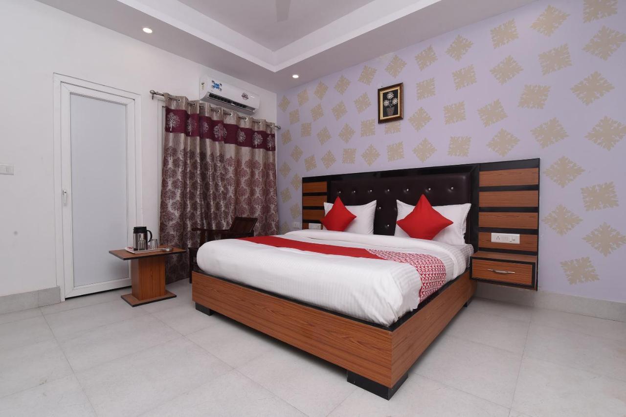 Capital O 13310 Noida Suites Bagian luar foto