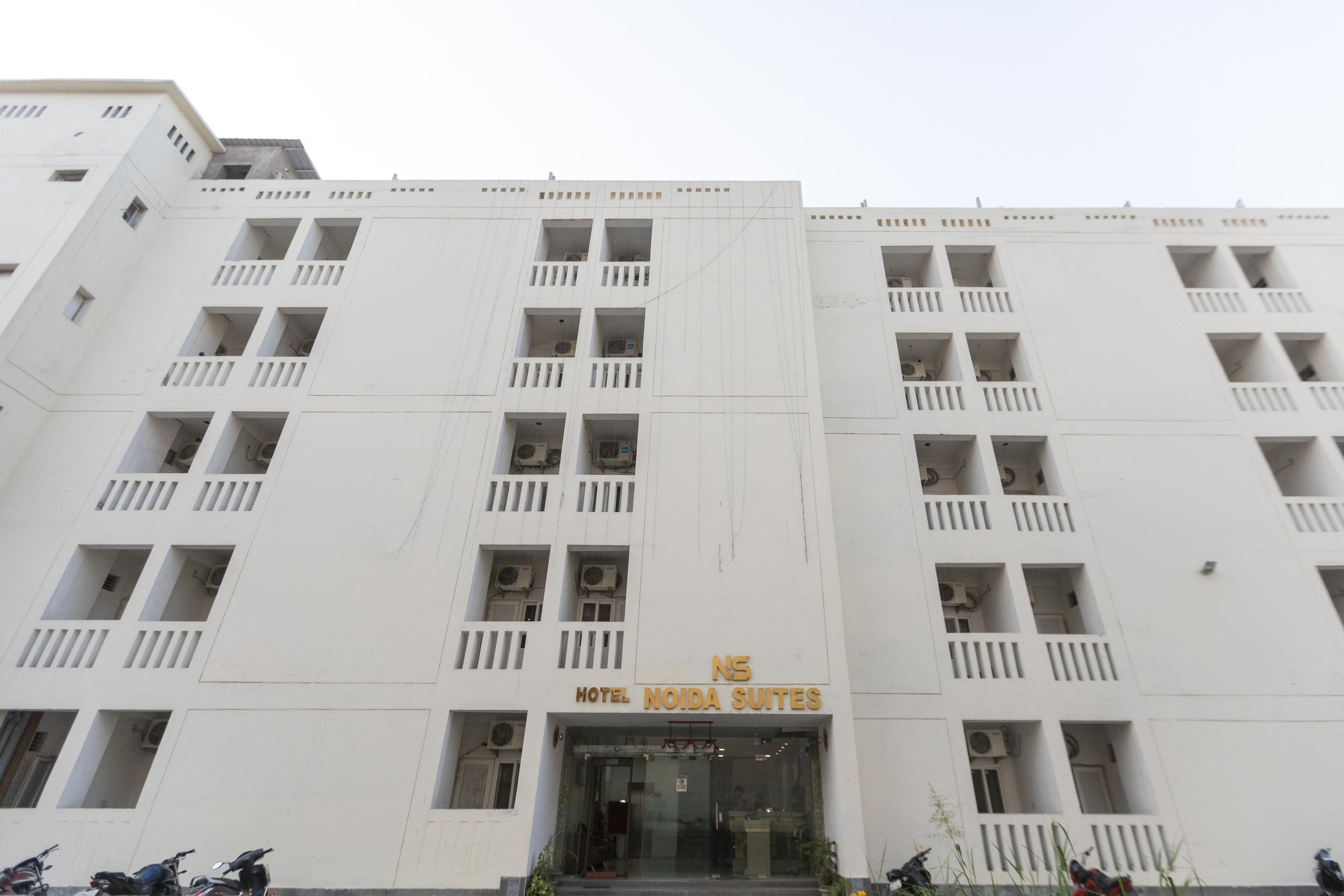 Capital O 13310 Noida Suites Bagian luar foto
