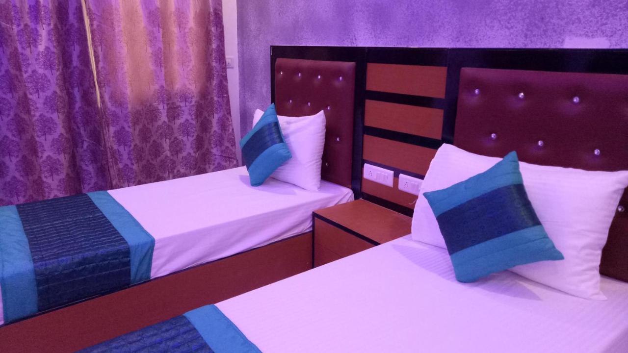 Capital O 13310 Noida Suites Bagian luar foto