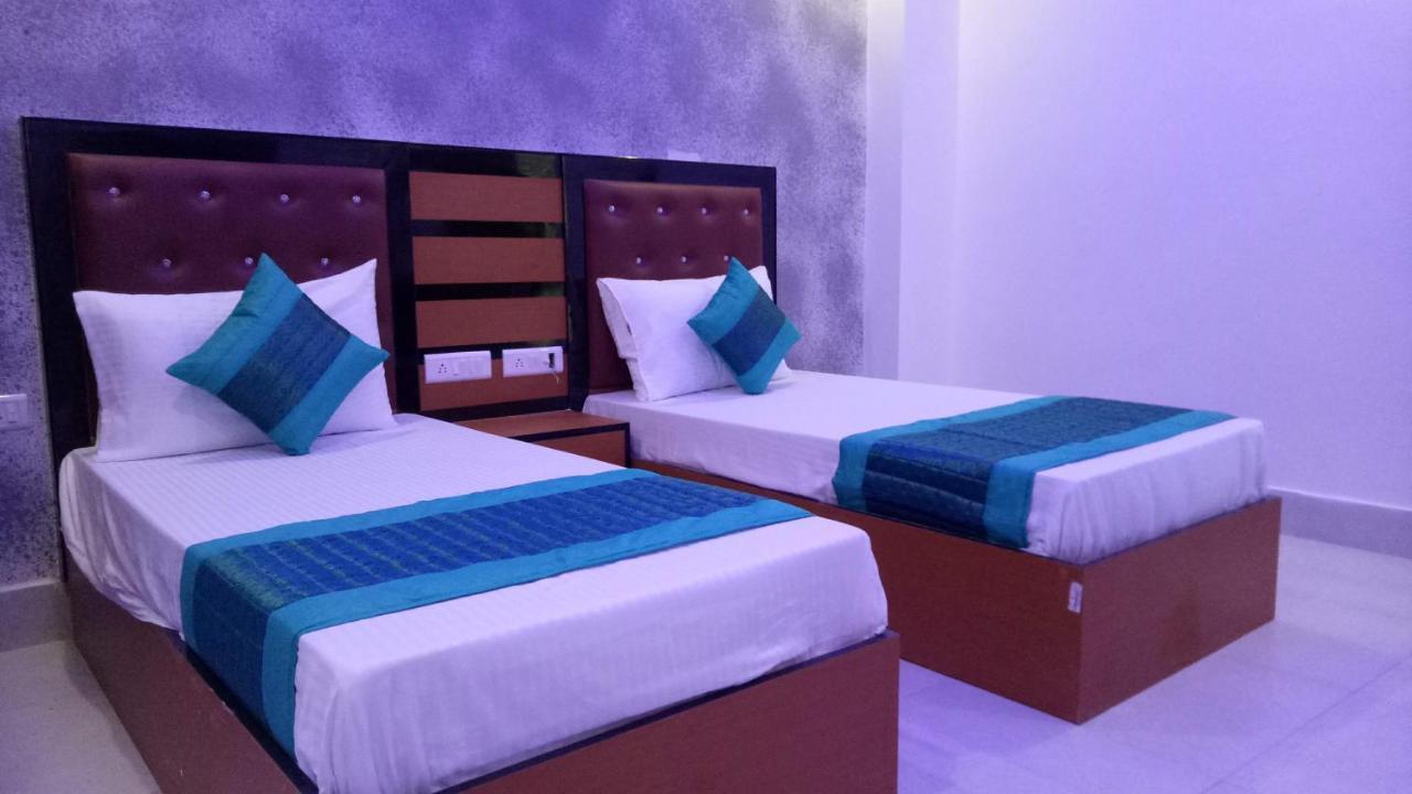 Capital O 13310 Noida Suites Bagian luar foto