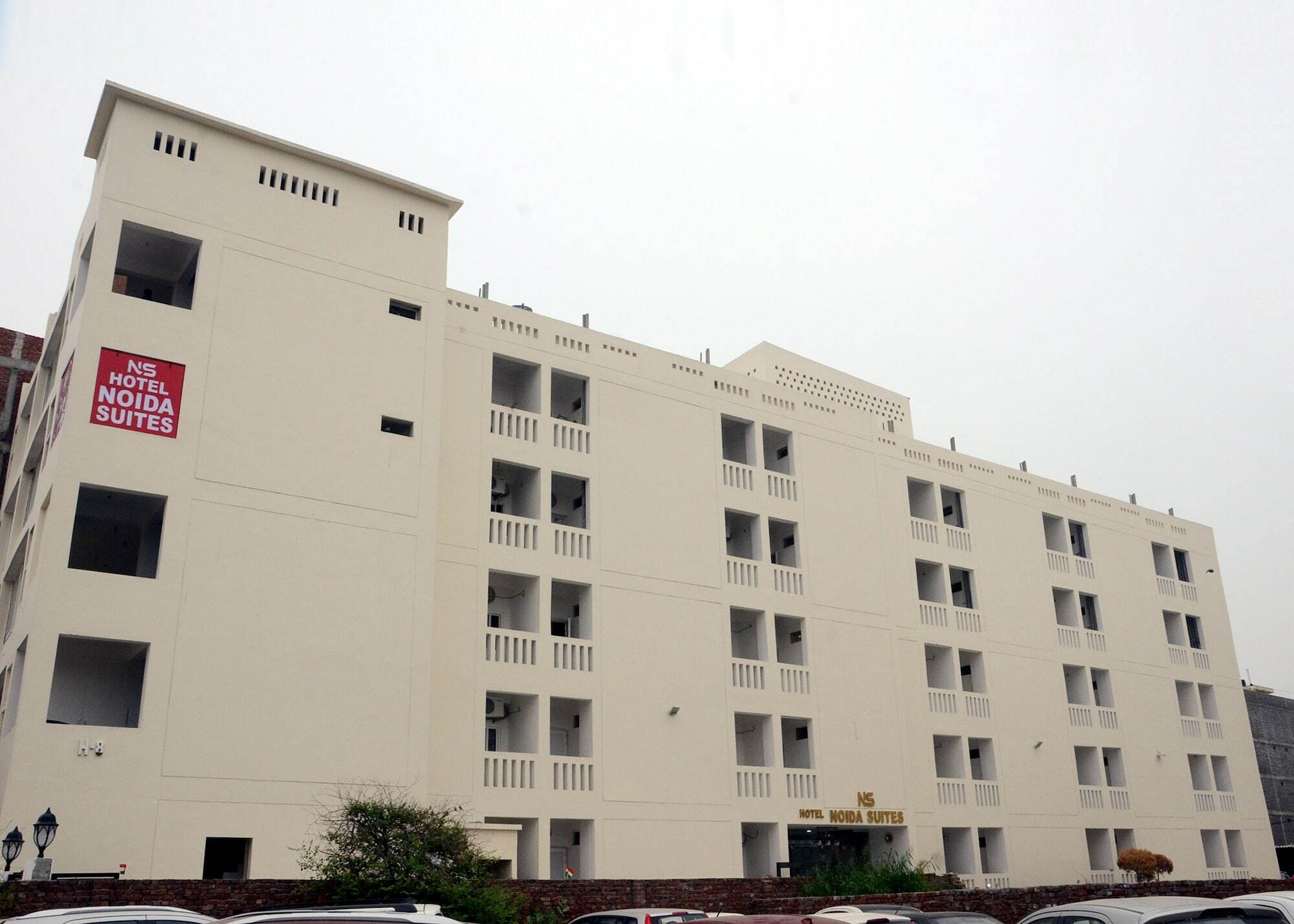Capital O 13310 Noida Suites Bagian luar foto